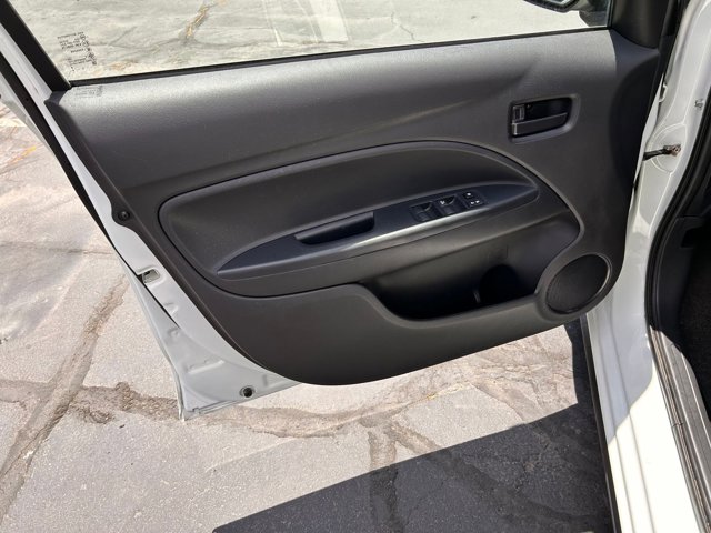 Vehicle image 23 of 32