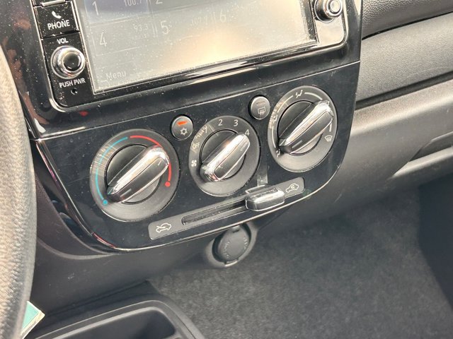 Vehicle image 31 of 32