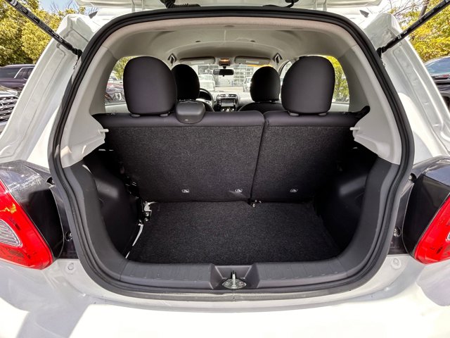 Vehicle image 10 of 32