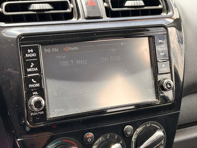 Vehicle image 21 of 32