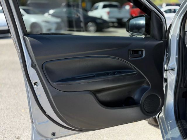 Vehicle image 10 of 33
