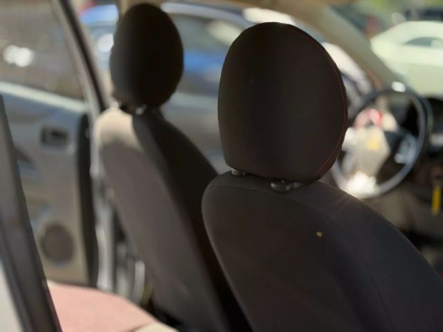 Vehicle image 14 of 33