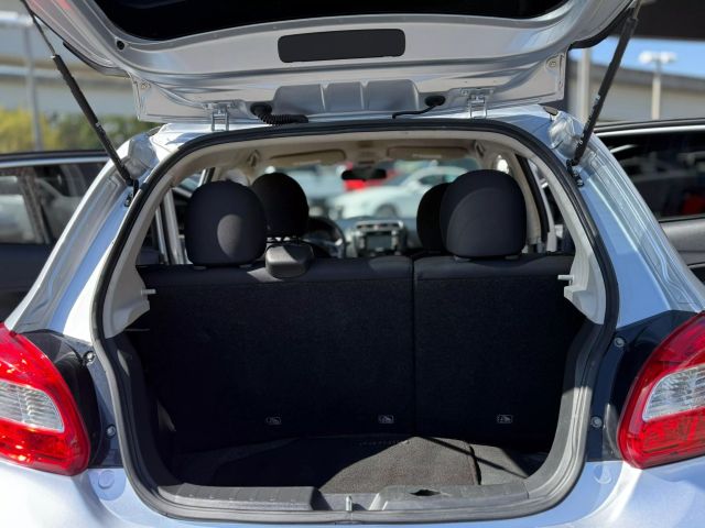 Vehicle image 28 of 33