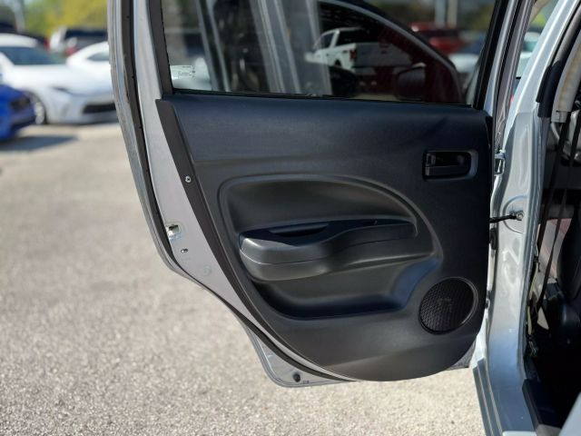 Vehicle image 11 of 33