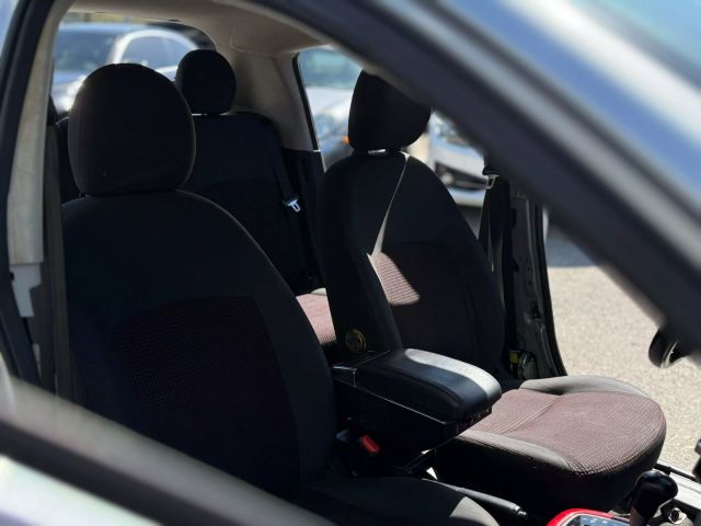 Vehicle image 32 of 33