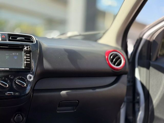 Vehicle image 17 of 33