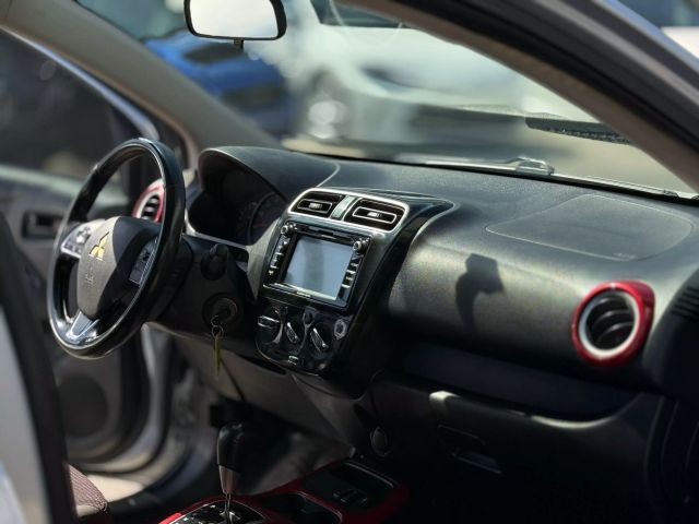 Vehicle image 13 of 33