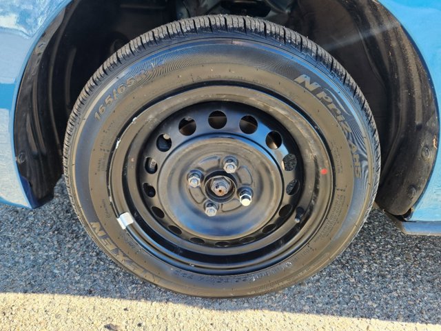 Vehicle image 21 of 30