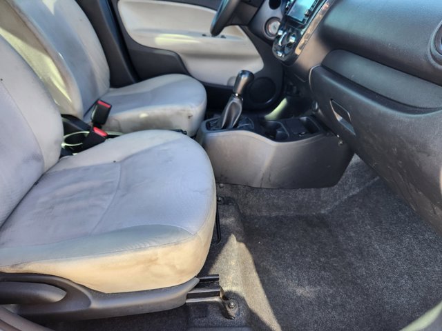 Vehicle image 17 of 30