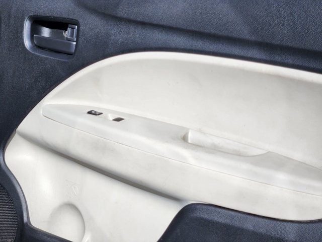 Vehicle image 19 of 30