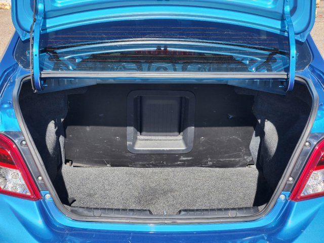 Vehicle image 16 of 30