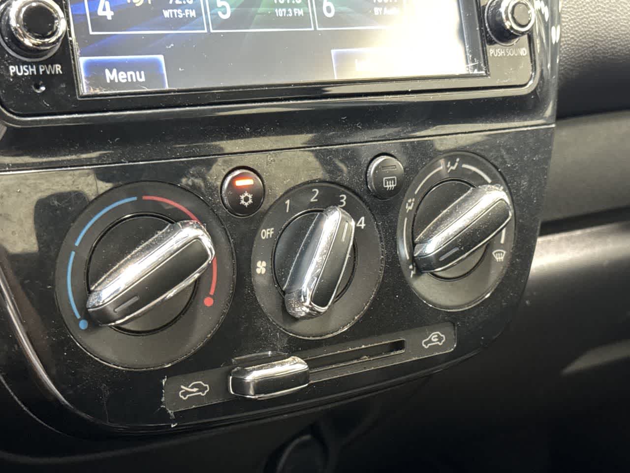 Vehicle image 18 of 23