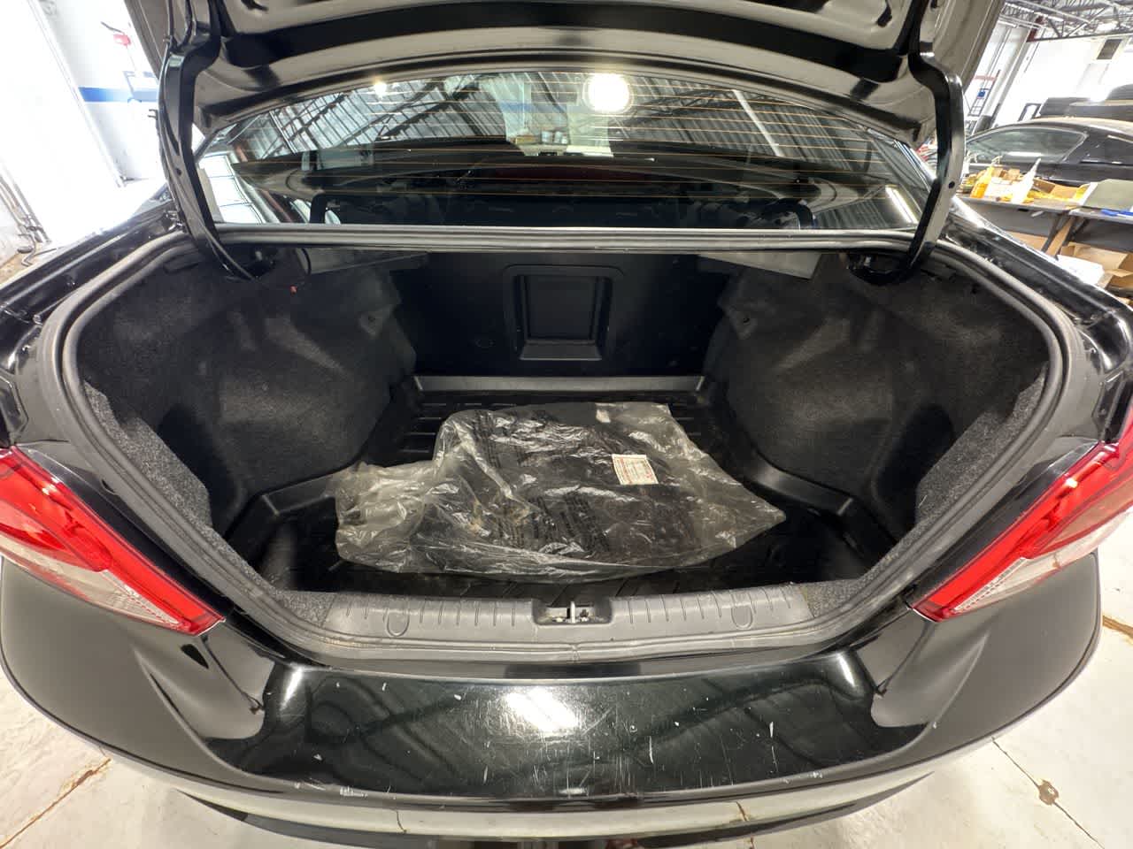 Vehicle image 10 of 23