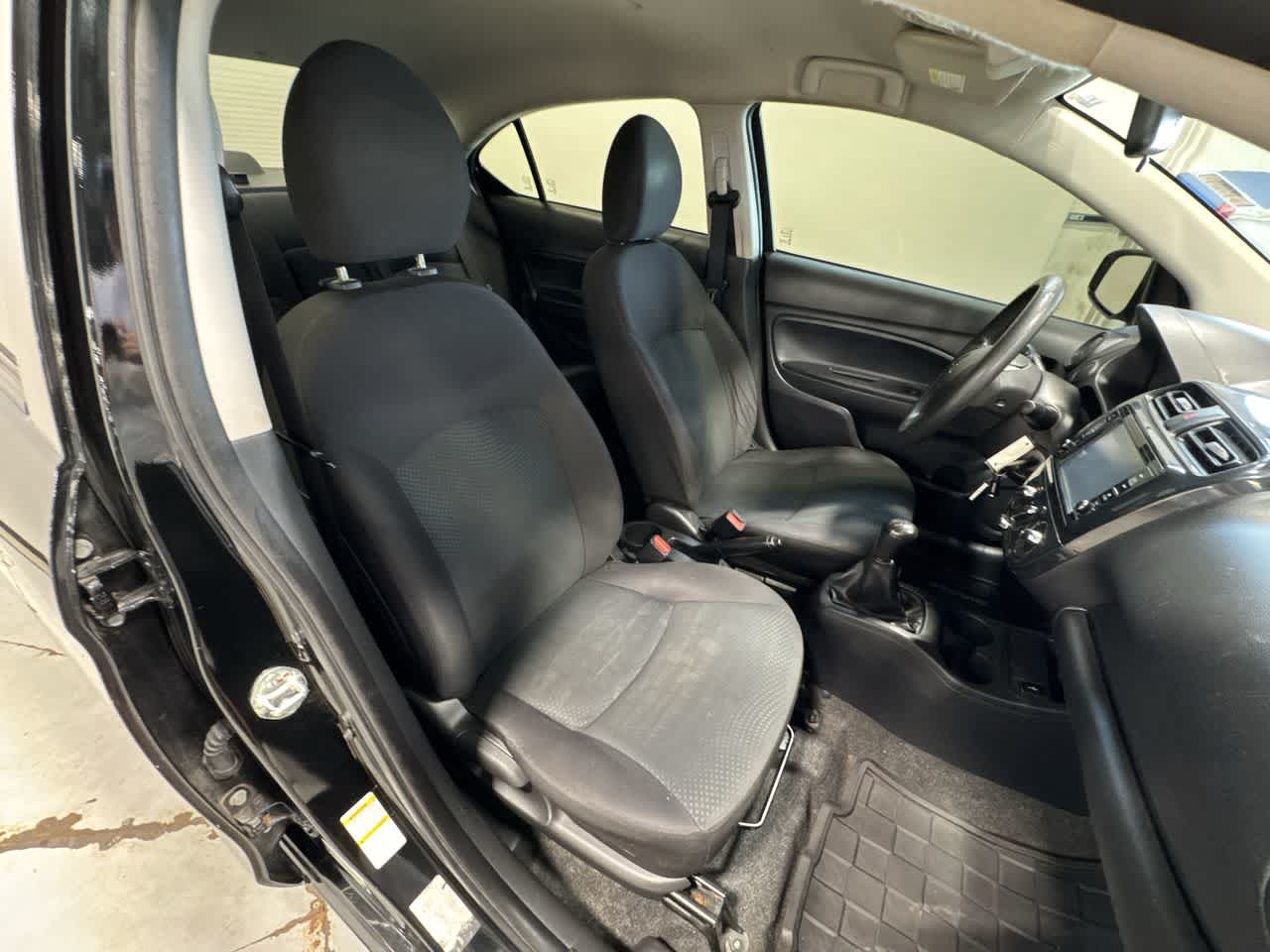 Vehicle image 11 of 23