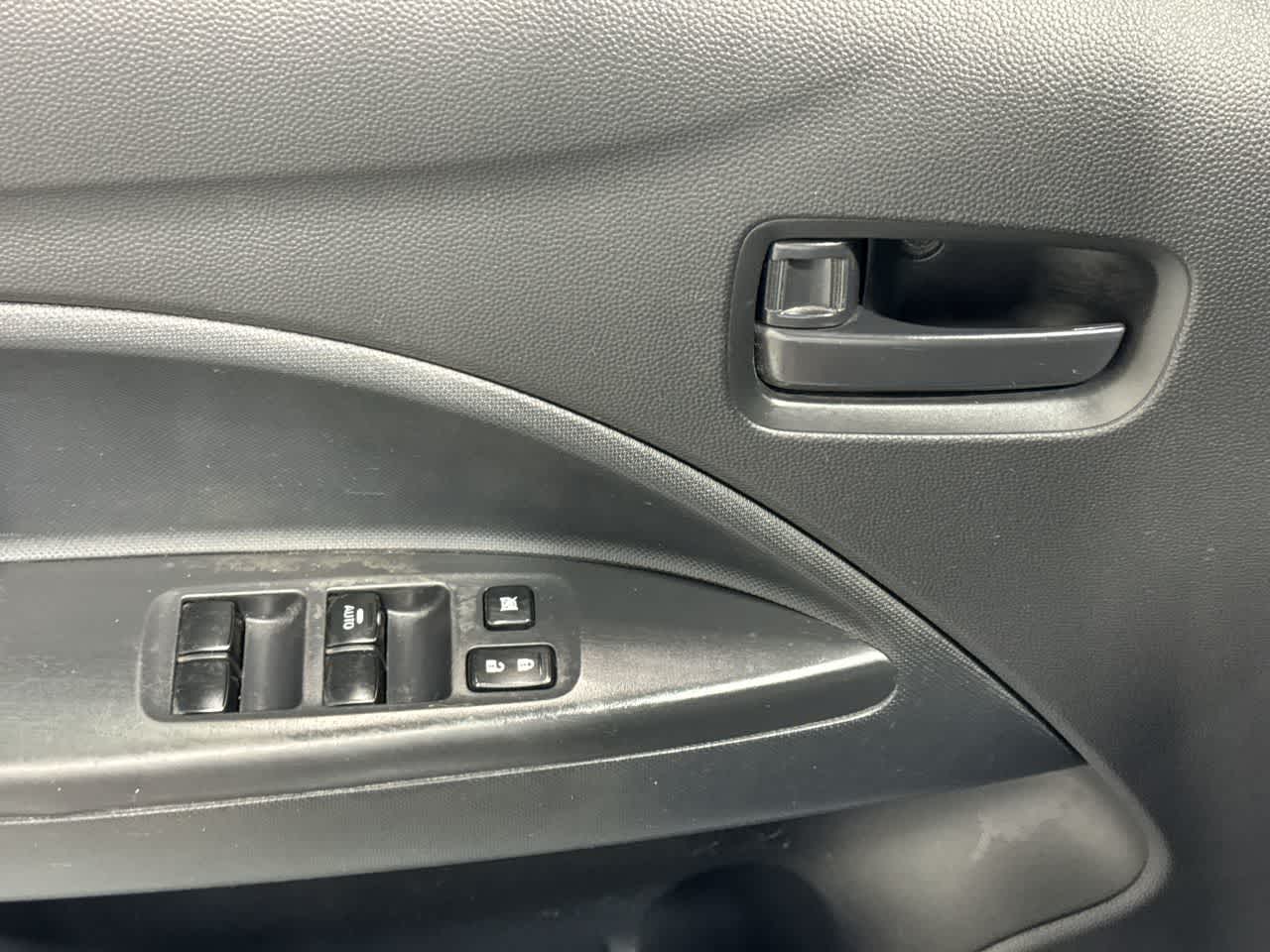 Vehicle image 19 of 23