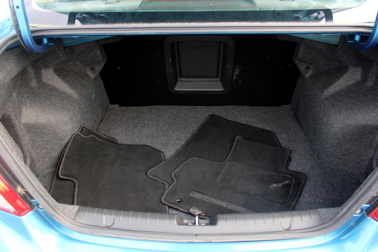 Vehicle image 14 of 30