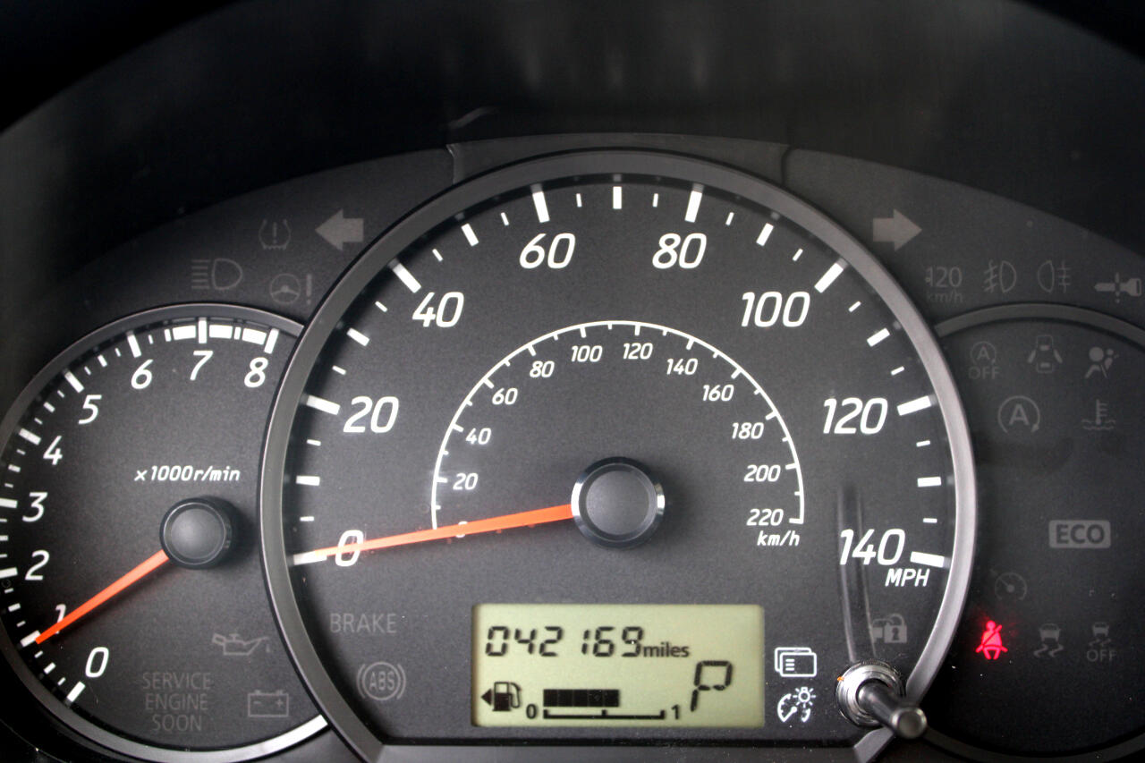 Vehicle image 26 of 30