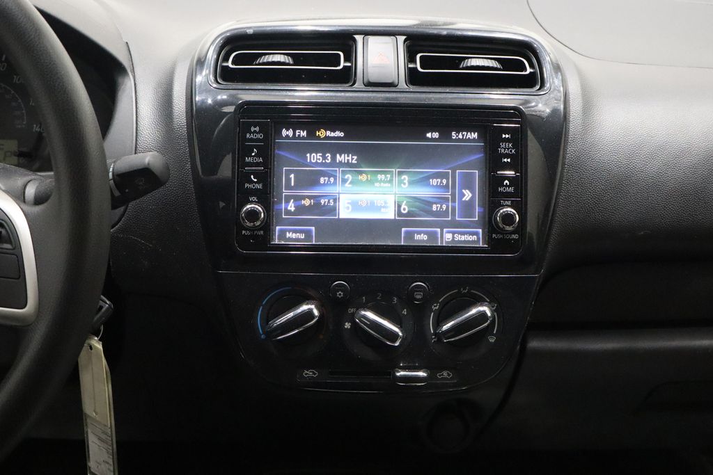 Vehicle image 22 of 34