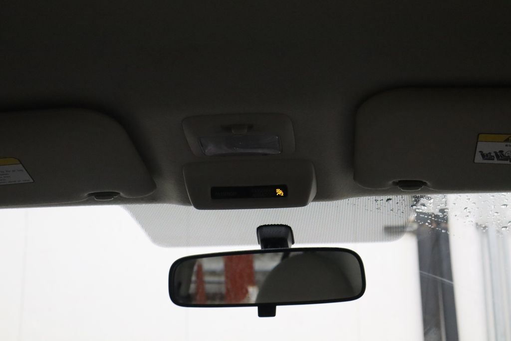 Vehicle image 20 of 34