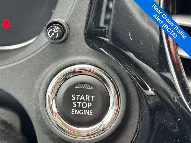Vehicle image 18 of 19