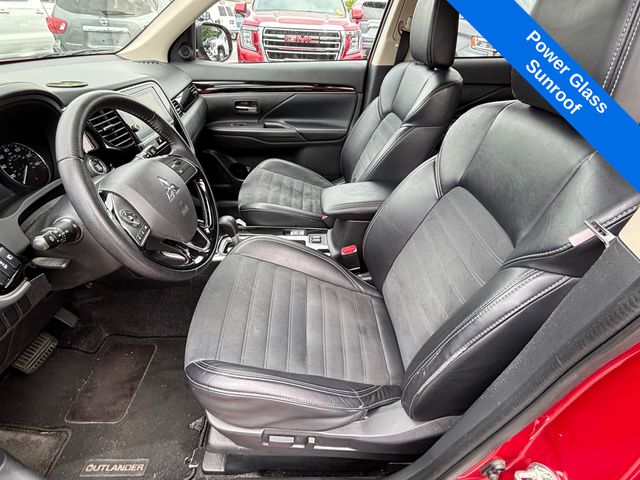Vehicle image 13 of 19