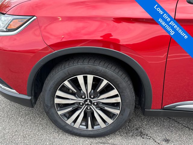 Vehicle image 10 of 19