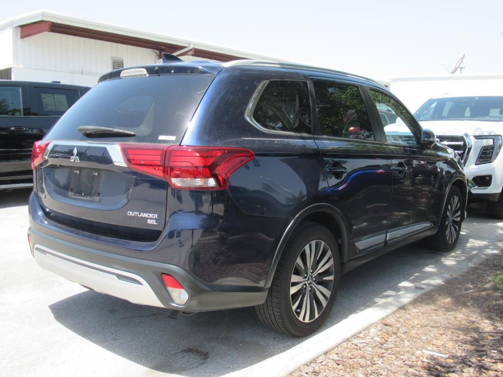 Vehicle image 4 of 34
