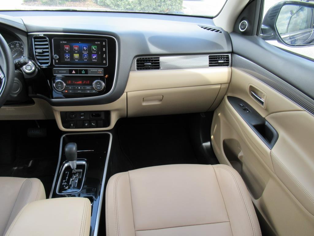 Vehicle image 19 of 34