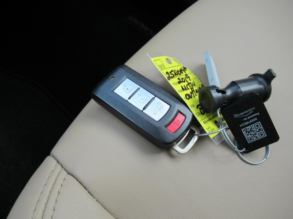 Vehicle image 28 of 34