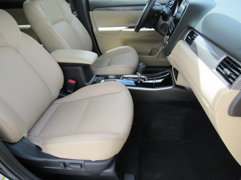 Vehicle image 11 of 34