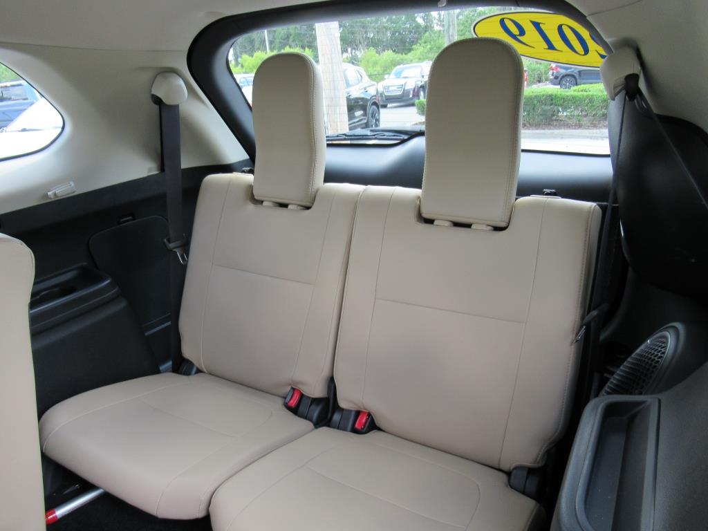 Vehicle image 13 of 34