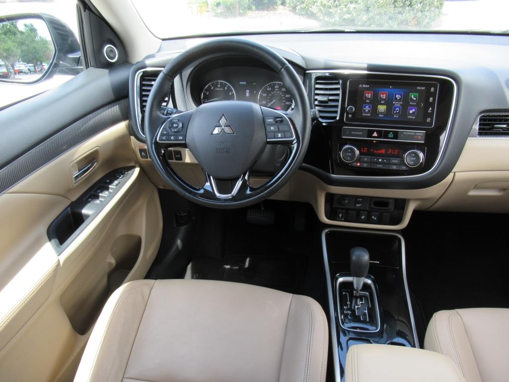 Vehicle image 17 of 34