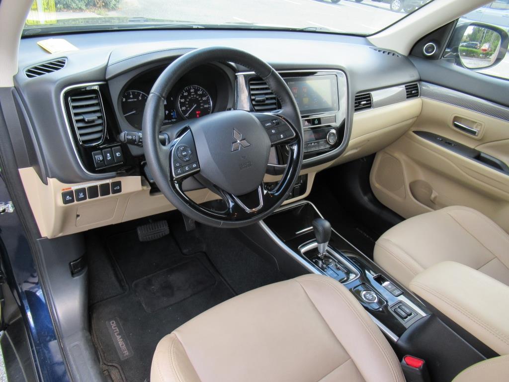 Vehicle image 18 of 34