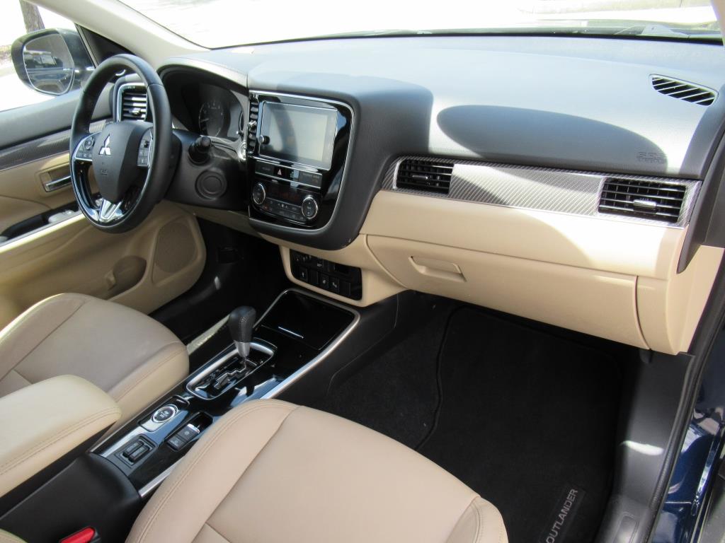 Vehicle image 15 of 34