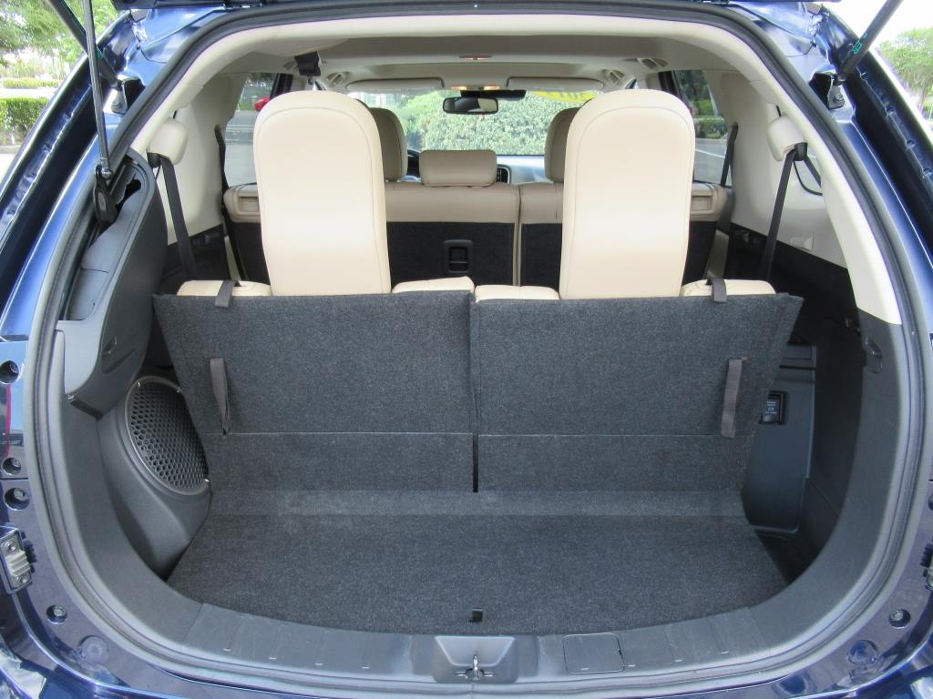 Vehicle image 7 of 34