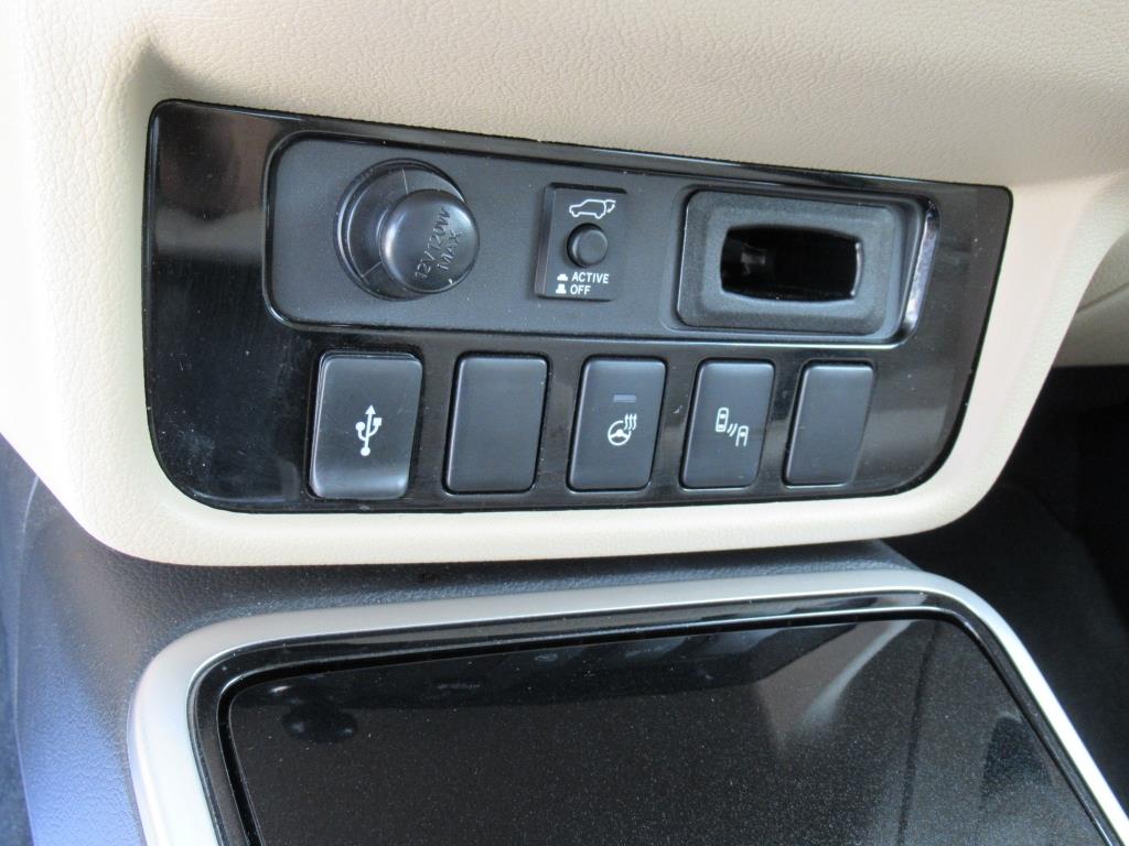 Vehicle image 27 of 34