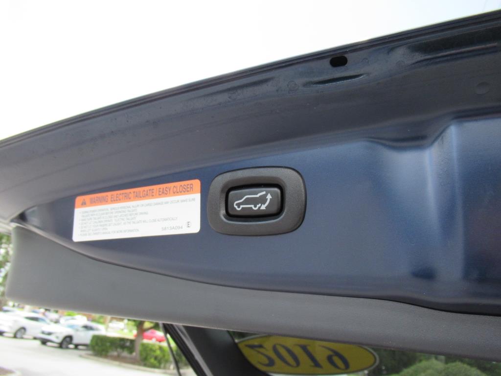 Vehicle image 32 of 34
