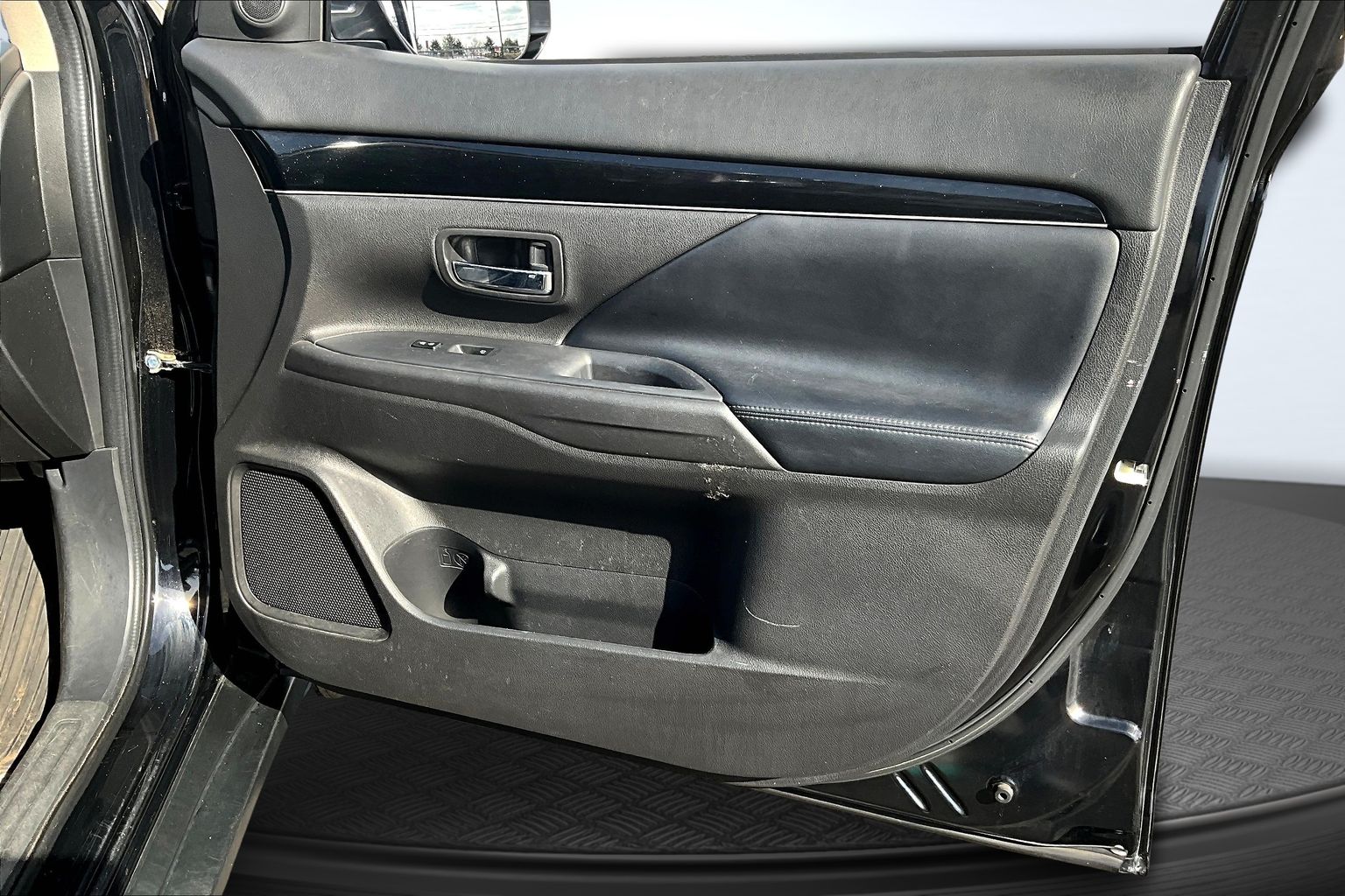 2019 Mitsubishi Outlander Image 24 of 32