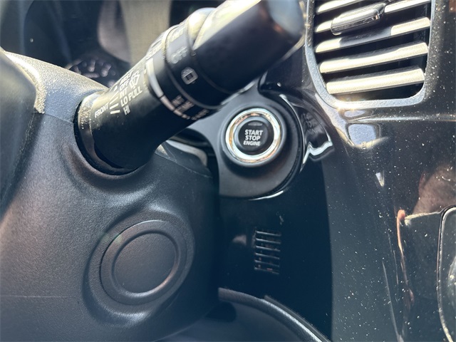 Vehicle image 16 of 33