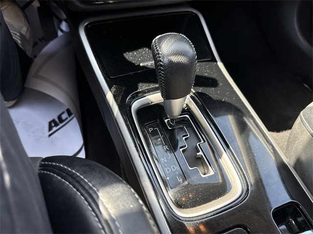 Vehicle image 15 of 33