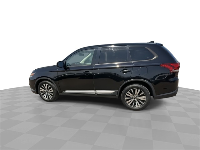Vehicle image 9 of 33