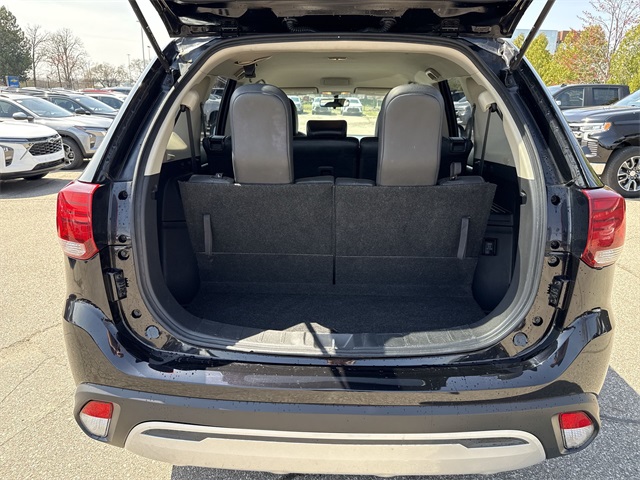 Vehicle image 24 of 33
