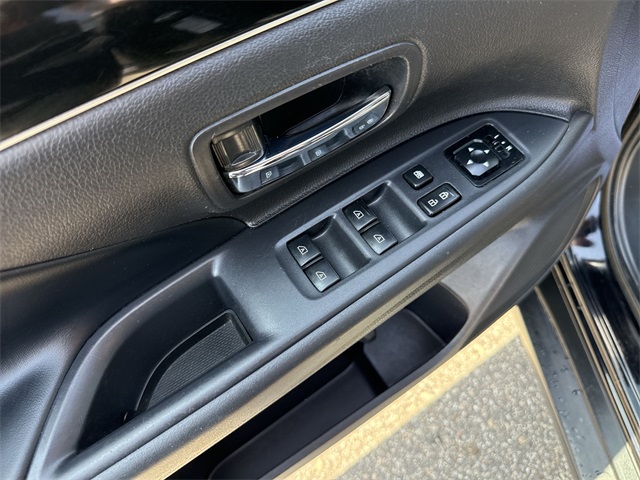 Vehicle image 22 of 33