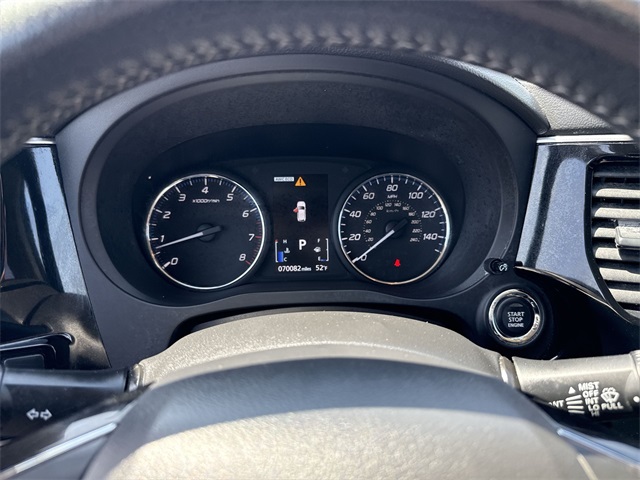 Vehicle image 11 of 33