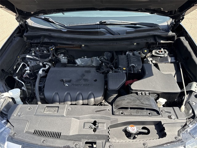 Vehicle image 28 of 33