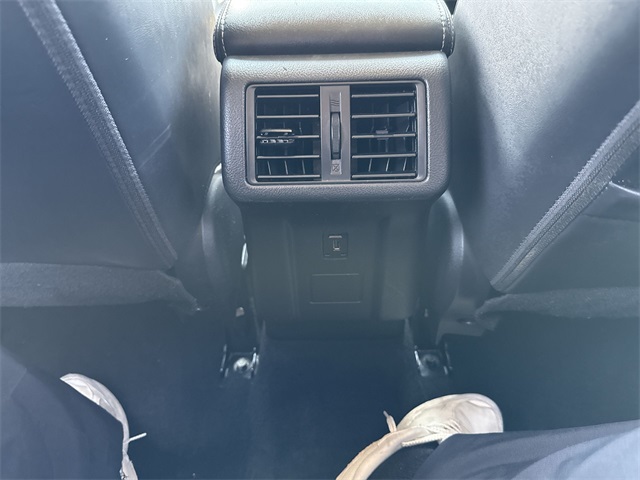 Vehicle image 20 of 33