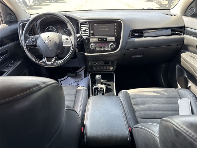 Vehicle image 19 of 33