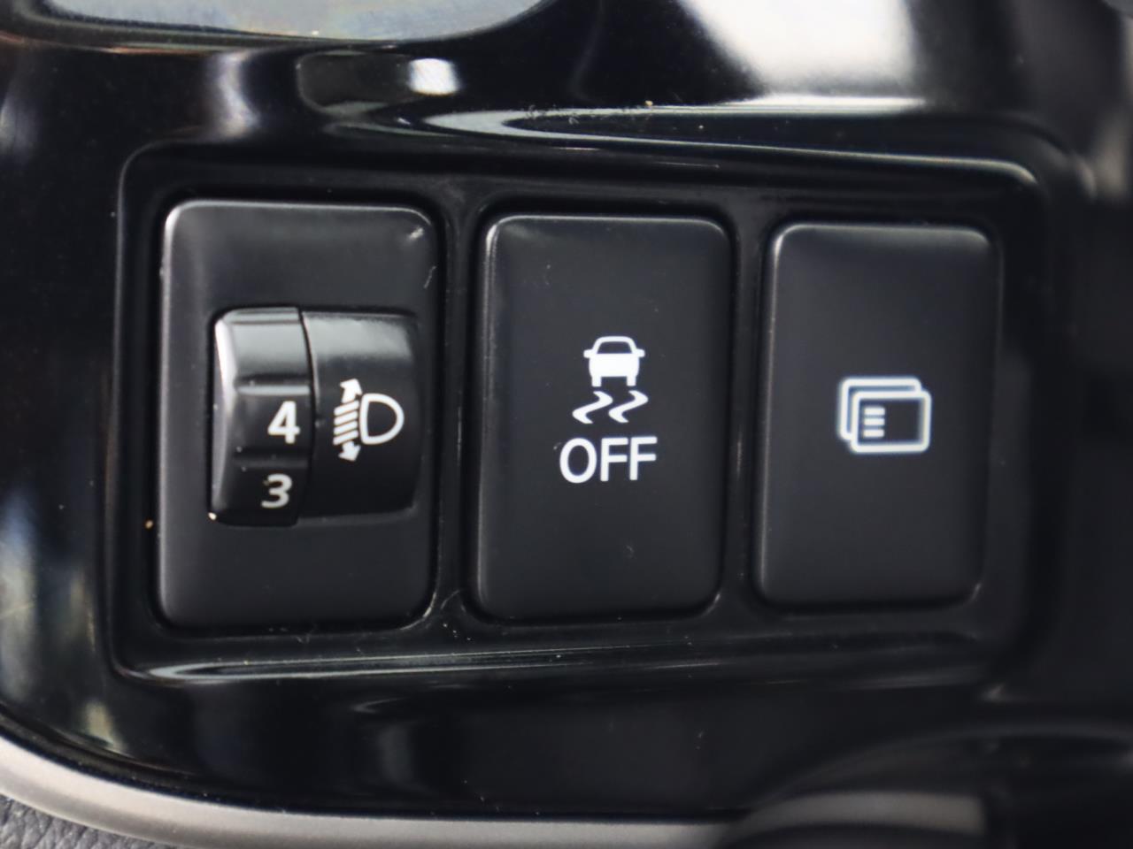 Vehicle image 9 of 45