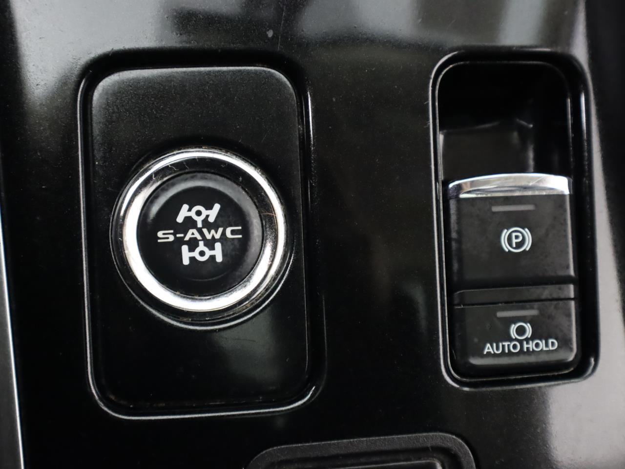 Vehicle image 24 of 45