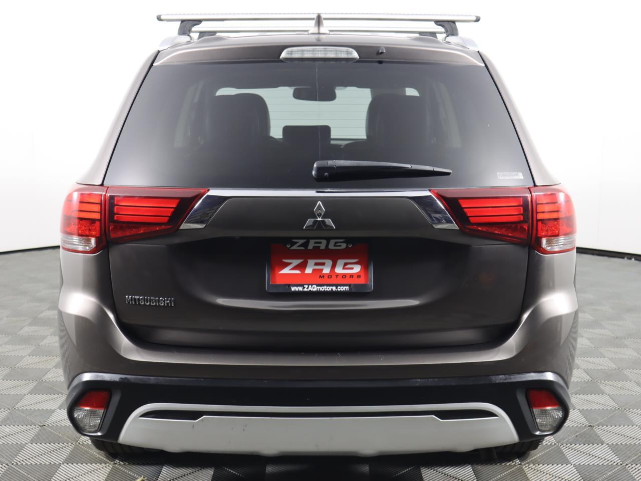 Vehicle image 5 of 45